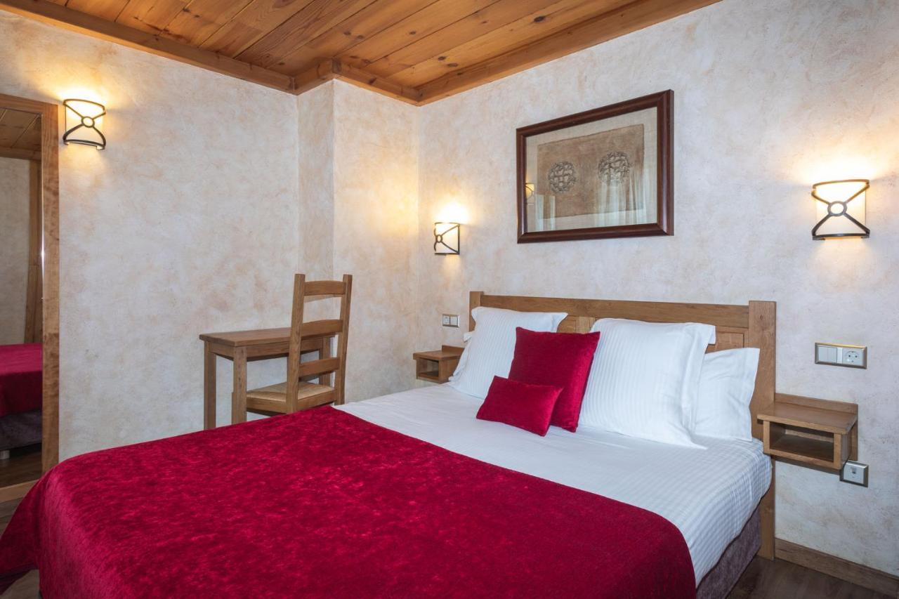 Apartaments Els Llacs Bordes d'Envalira ภายนอก รูปภาพ